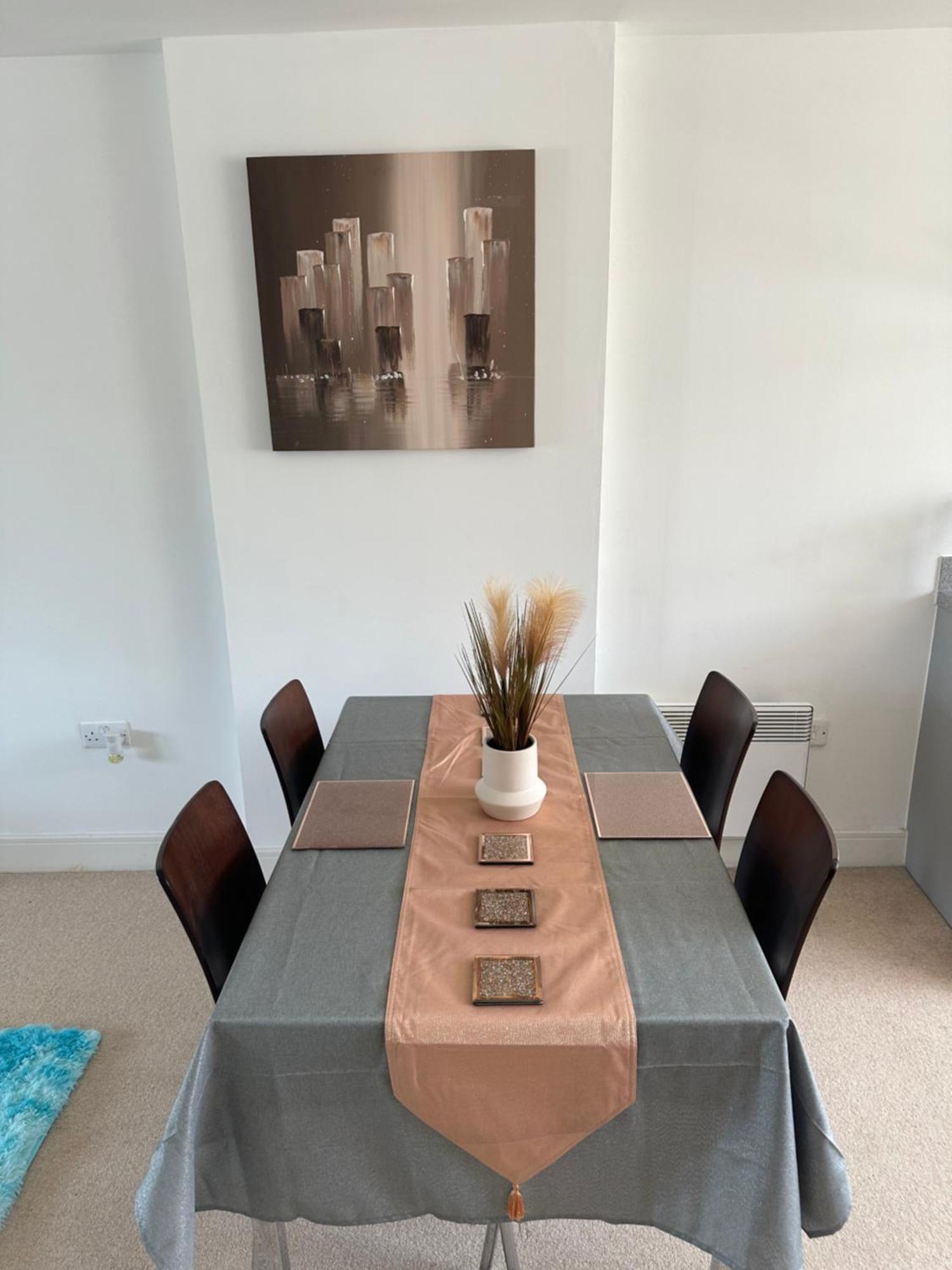 Water Front Apt Walk To The Beach & City Centre سوانسي المظهر الخارجي الصورة