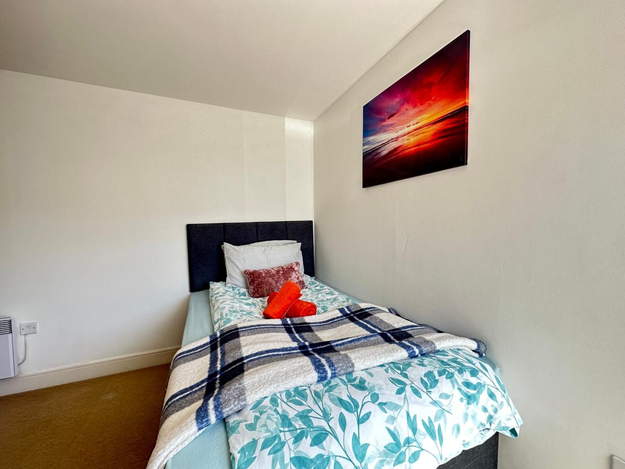 Water Front Apt Walk To The Beach & City Centre سوانسي المظهر الخارجي الصورة