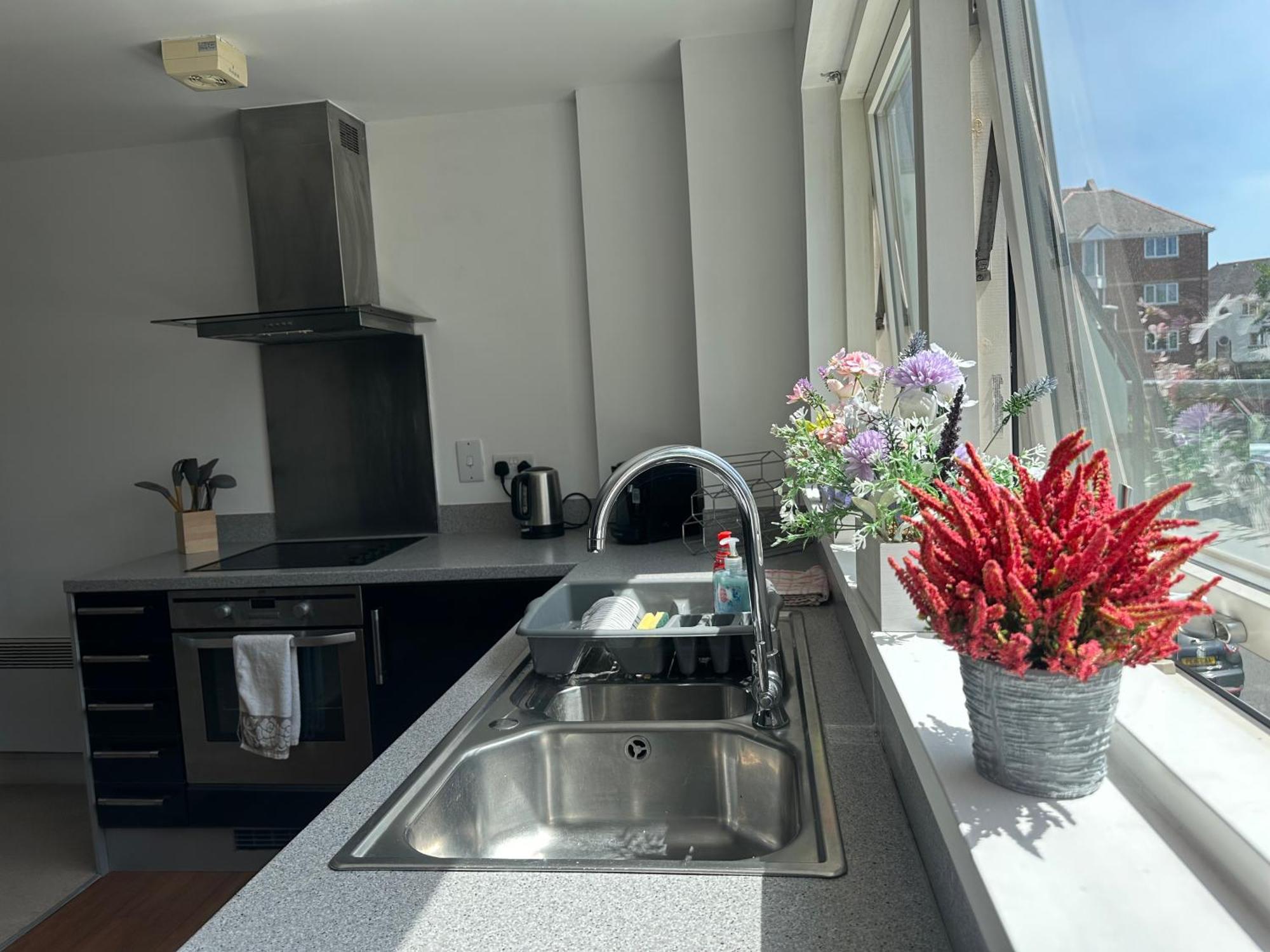 Water Front Apt Walk To The Beach & City Centre سوانسي المظهر الخارجي الصورة